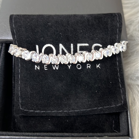 Jones New York Jewelry Nwt Jones New York Waverly Cubic Zirconia